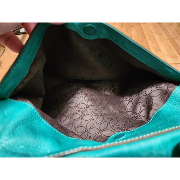 FOSSIL Vtg Y2K Maddox Messenger Bag Pebbled Leather Emerald Green Bag Charm Key - Picture 12 of 12